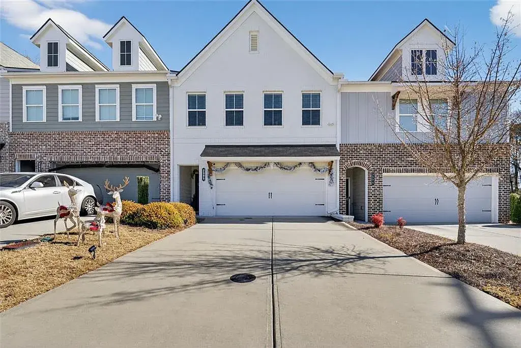 2995 Edgemont Ln SW, Marietta, GA 30008